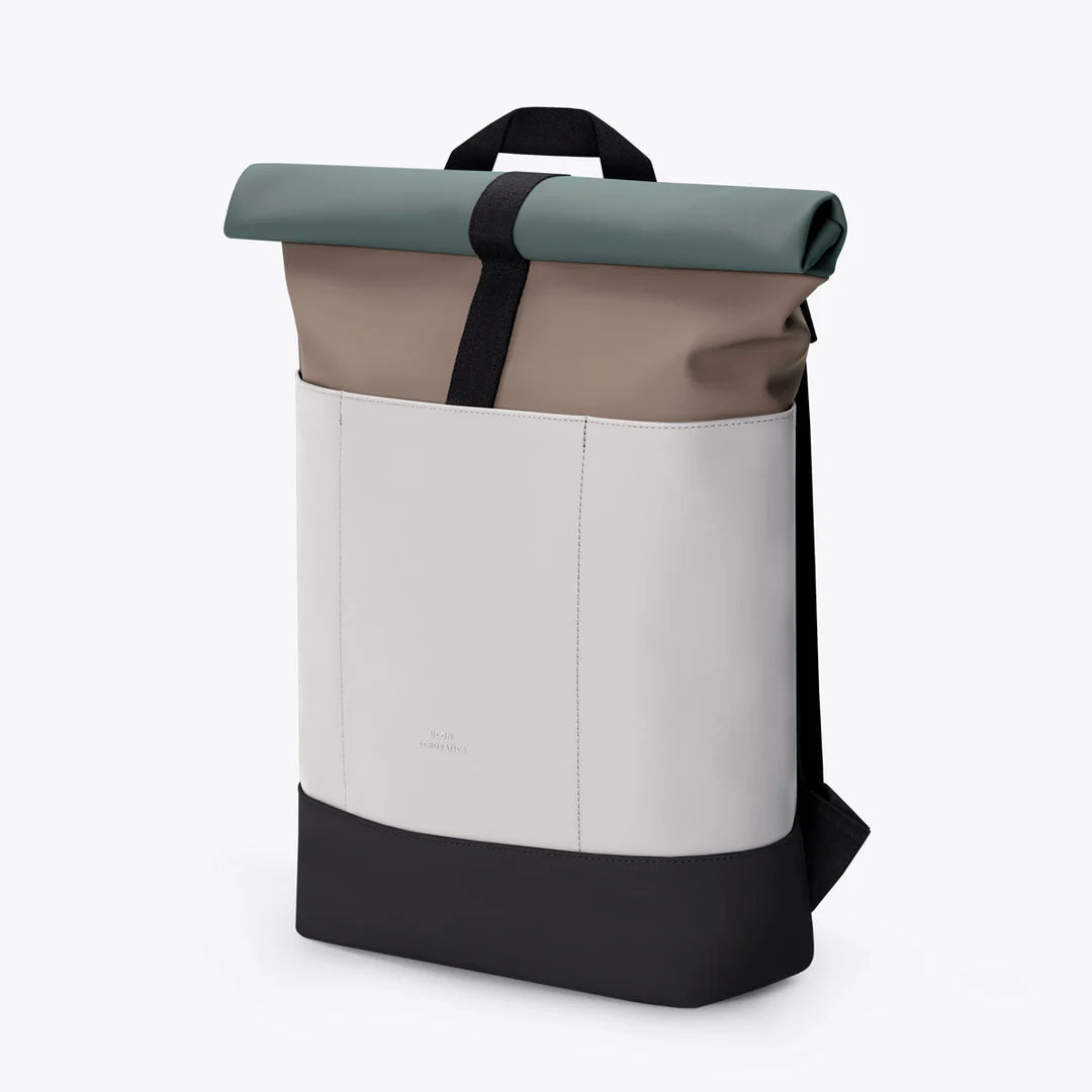 UA_Hajo-Medium-Backpack_Lotus-Infinity-Series_Dark-Sand-Glacier-Grey_02.webp