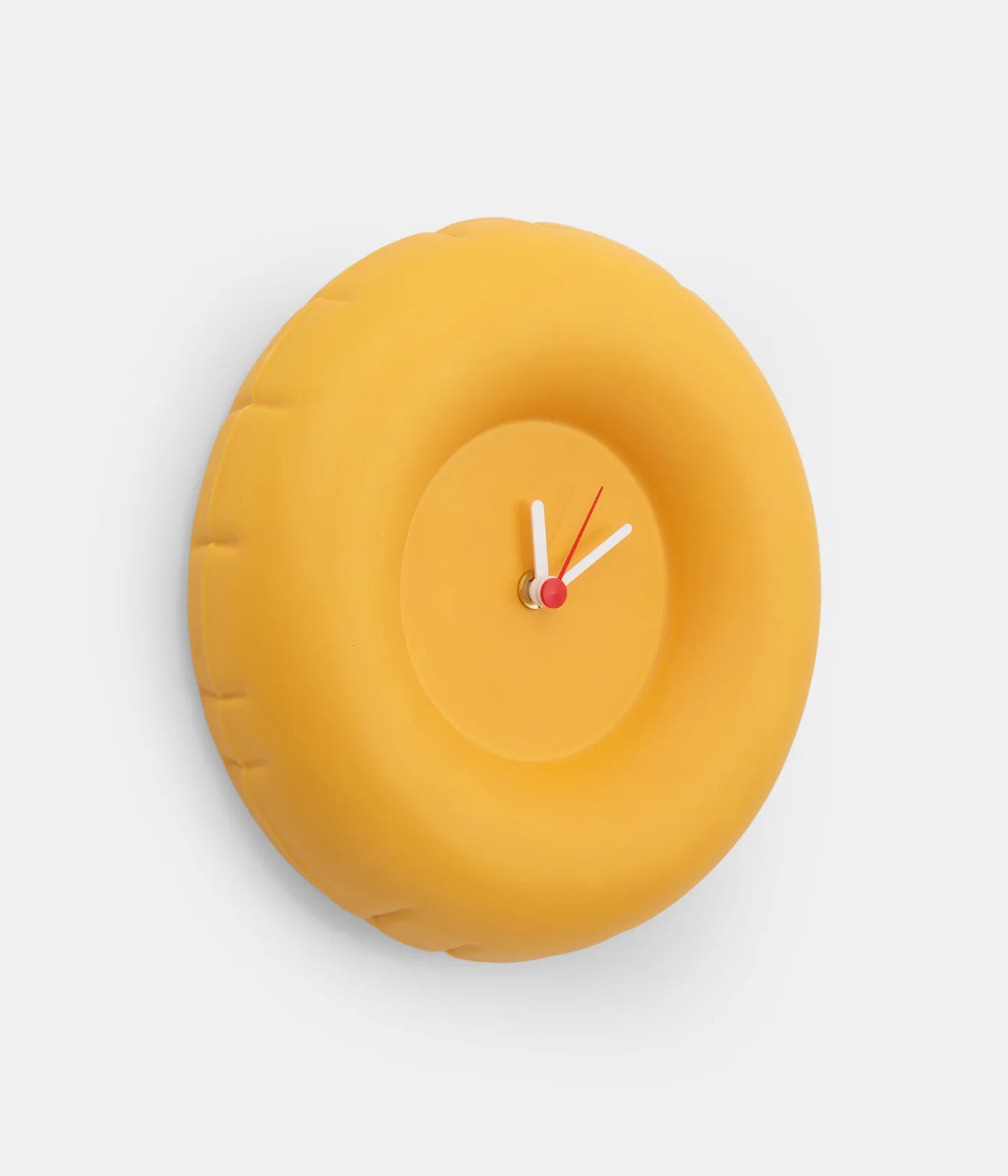 Yolk_Matt_Clock_Holly_HomeStudyo_02.webp