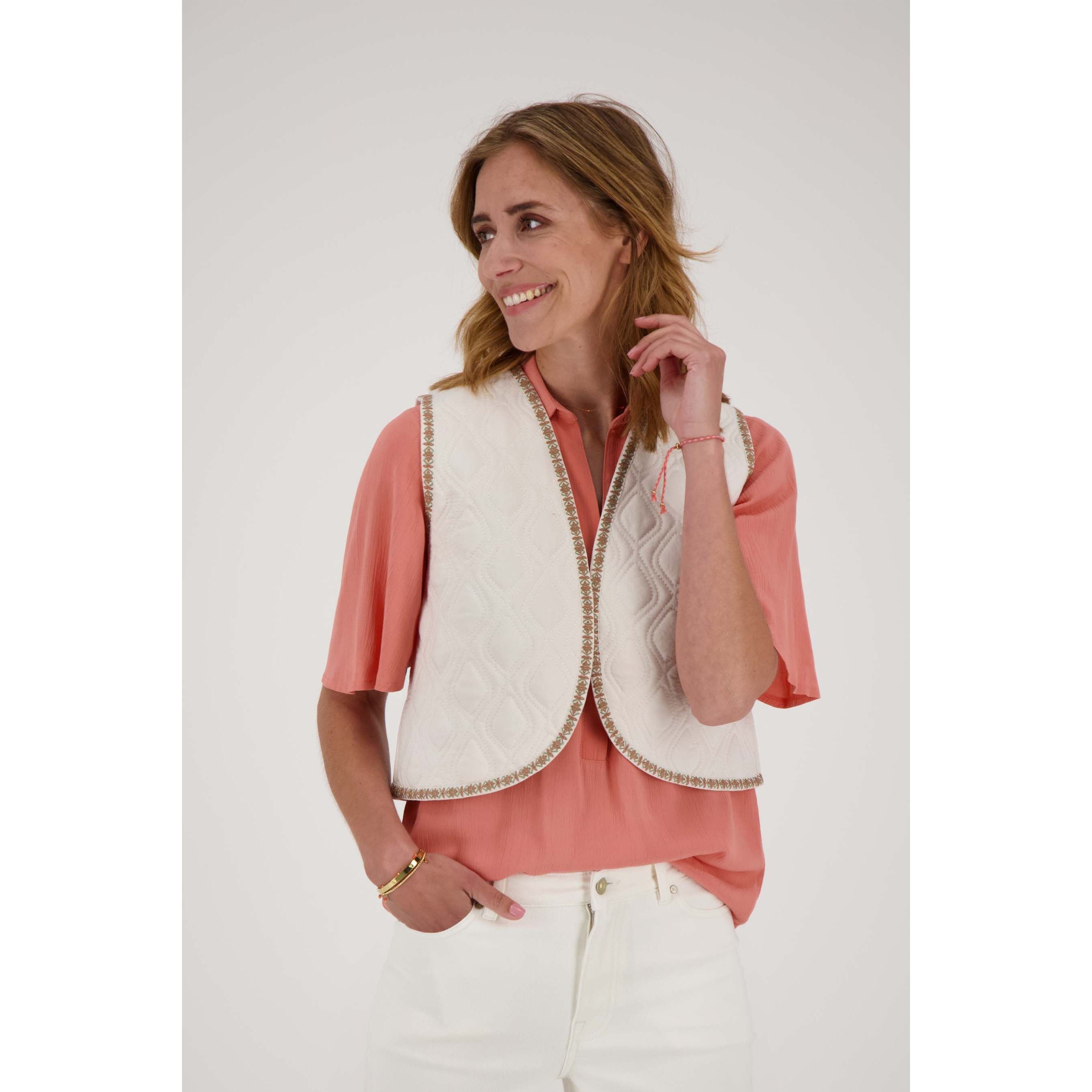 Gilet met borduursels - zand