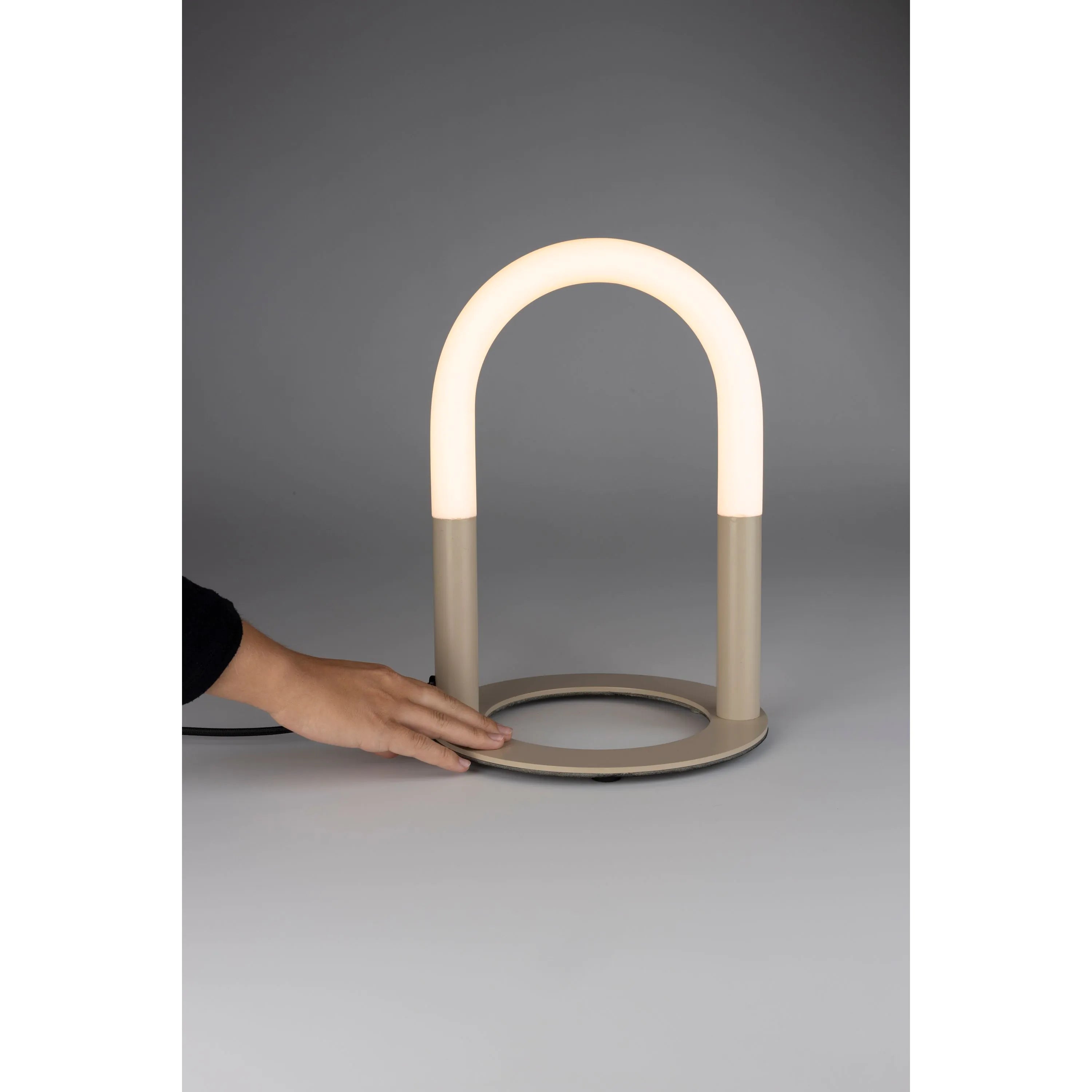 arch-beige-tafellamp-zuiverf.webp