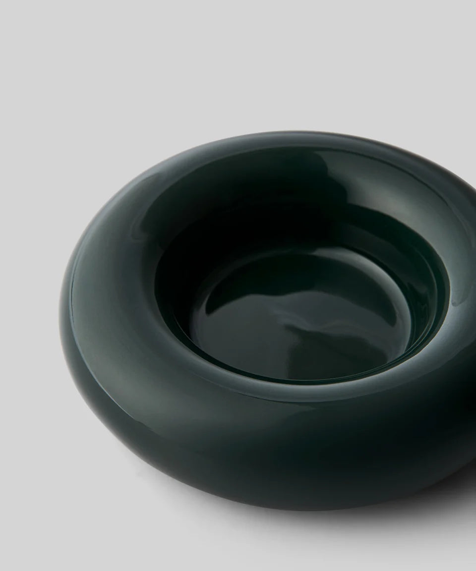 candleholder-large-clayware-dark-green-fullglace-studio-about-1_960x_crop_center_53827bc4-aca3-41e9-aa1d-b398890485a3.webp