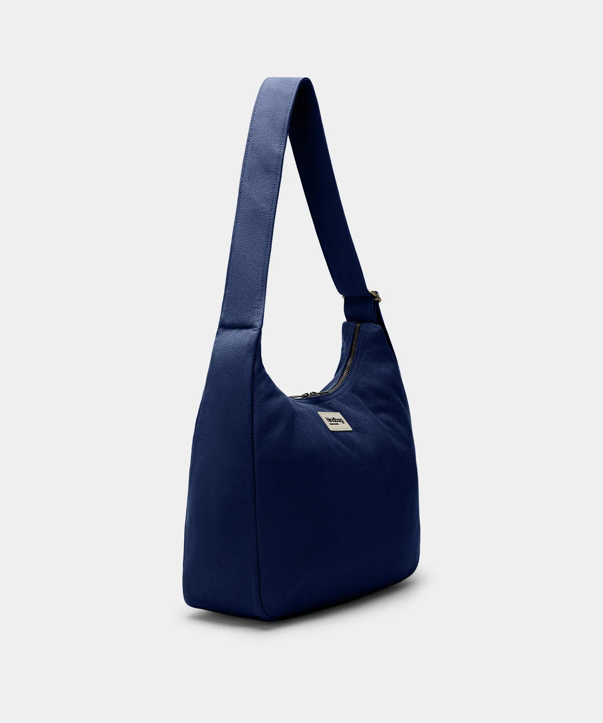 claire-navy-side.webp