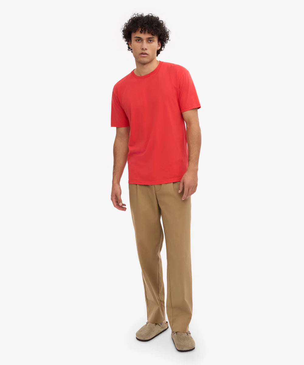 classic-organic-tee-red-tangerine-male_5.webp