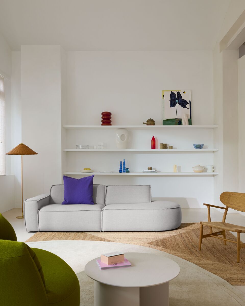 Edge loveseat