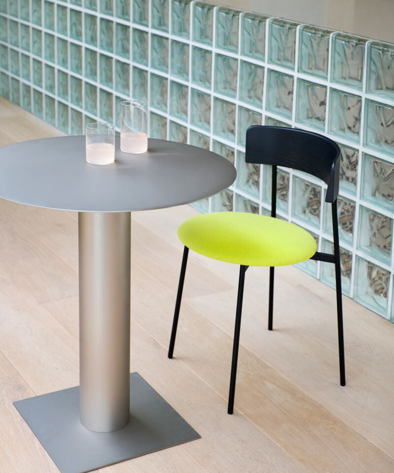 large-KIT_BISTRO_TABLE_FRIDAY_DINING_CHAIR_HALLINGDAL_NEON_YELLOW_KVADRAT_3.jpg