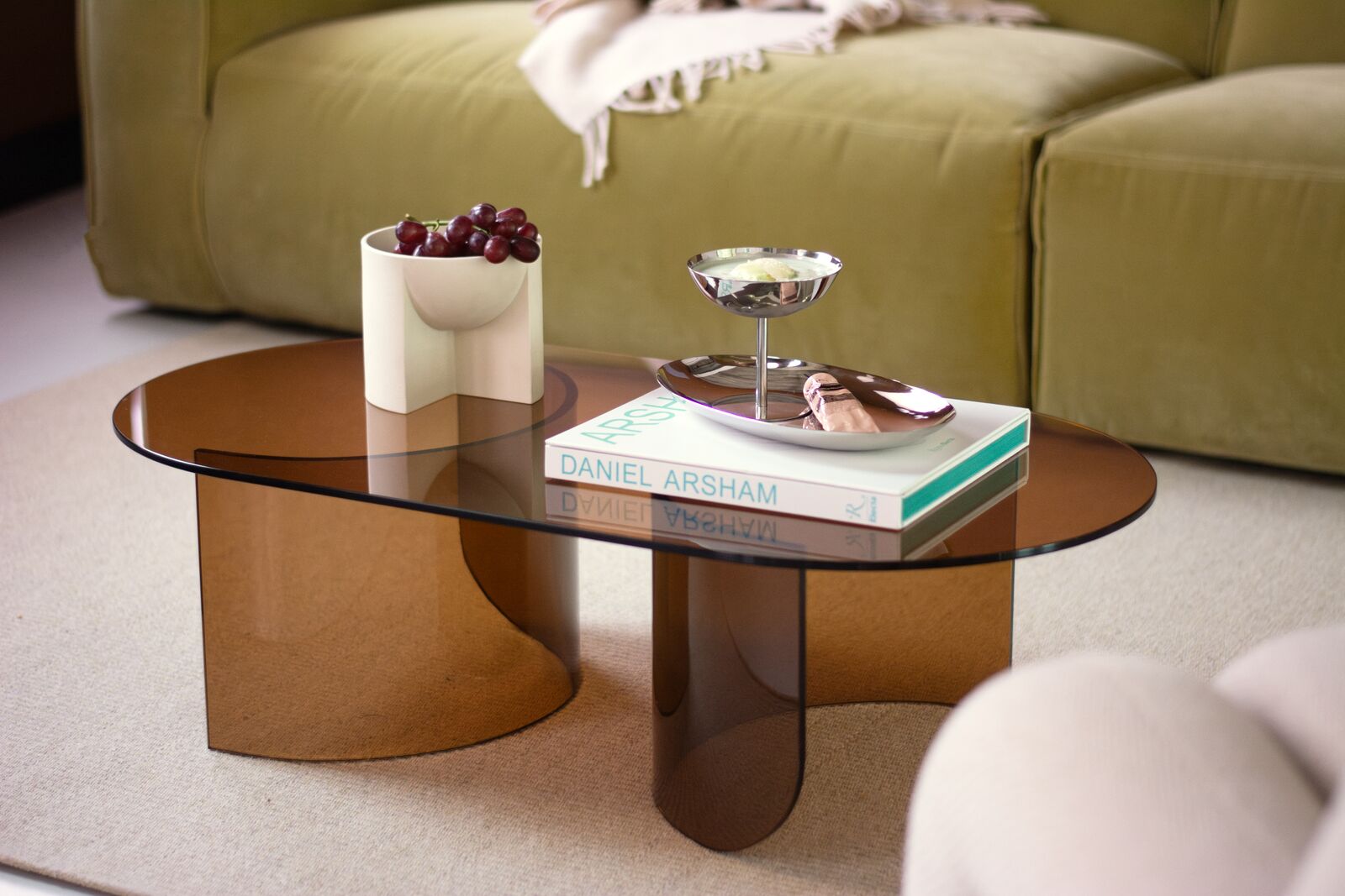 plateau coffee table low glass