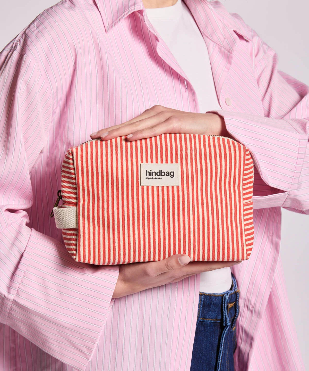 leon-stripes-red-model.webp