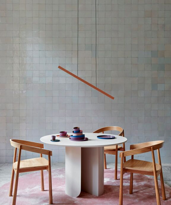 medium-Plateau_dining_table_round_sand_Homerun_dining_chair_oak_wood.jpg