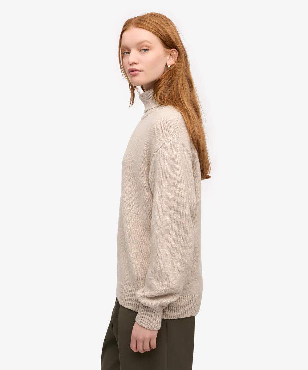 merino-wool-turtleneck-ivory-white-female_3.webp