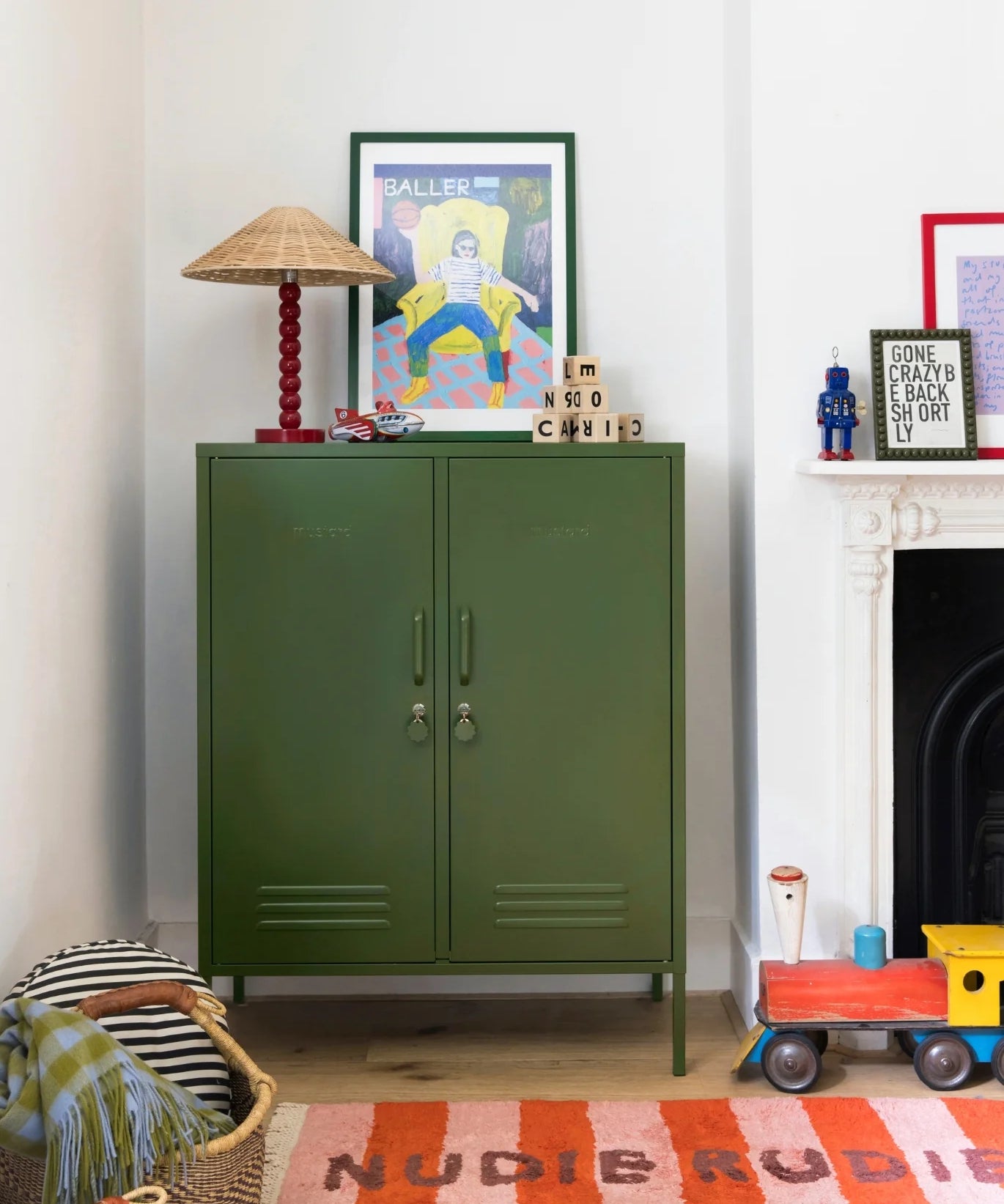 mustard-made-midi-locker-olive-MI-OL-lifestyle-hover.webp