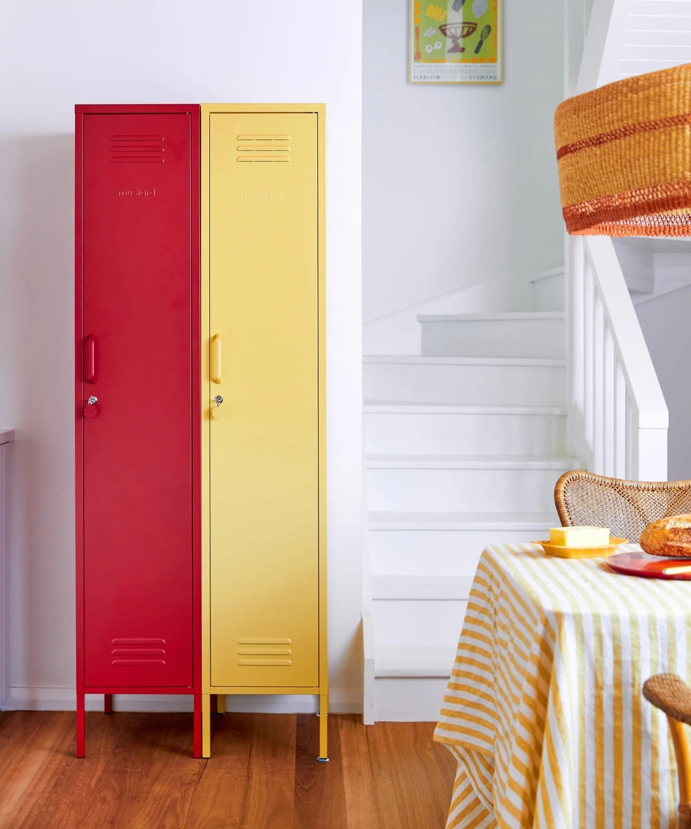 mustard-made-skinny-locker-poppy-SK-PO-lifestyle_3.webp