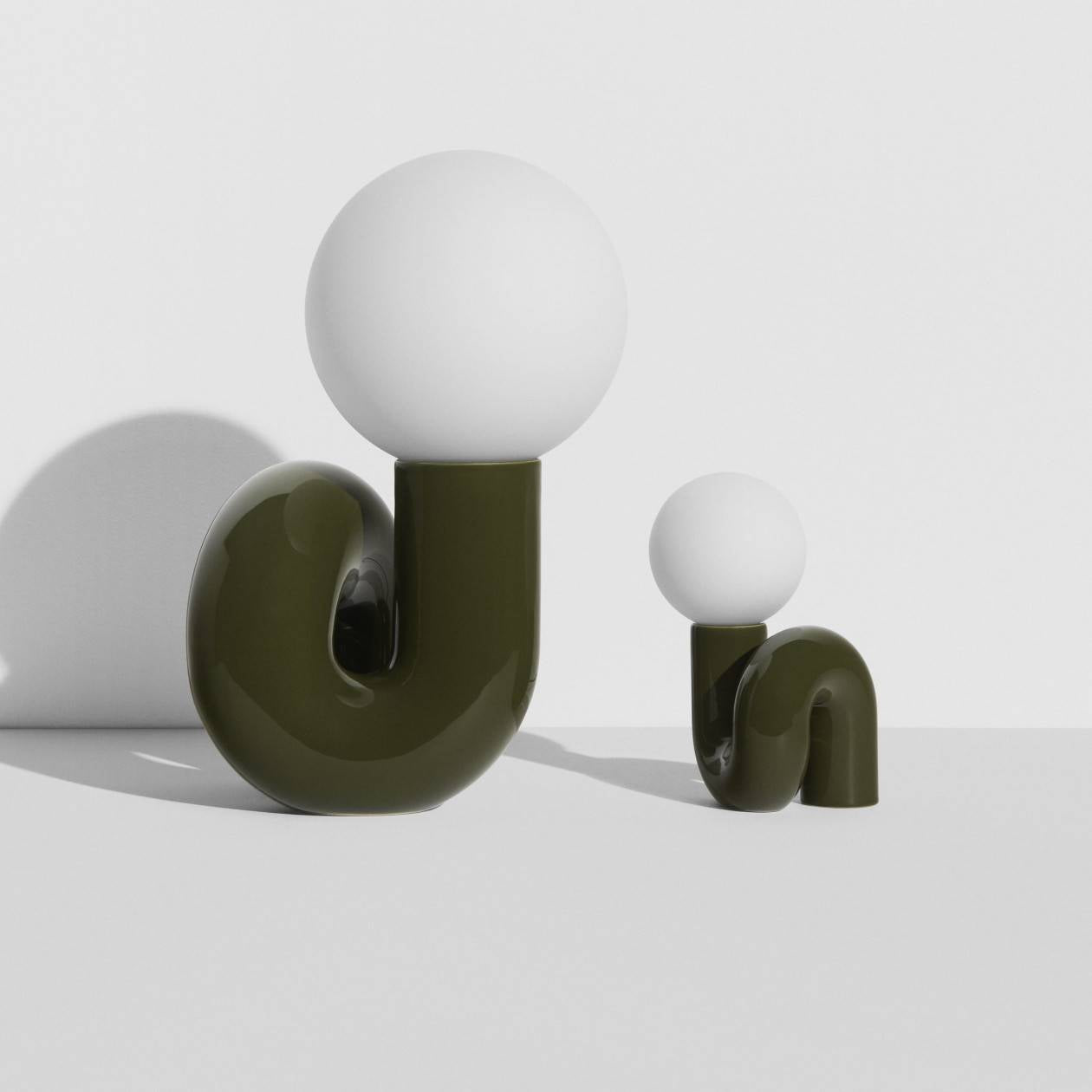 Neotenic lamp