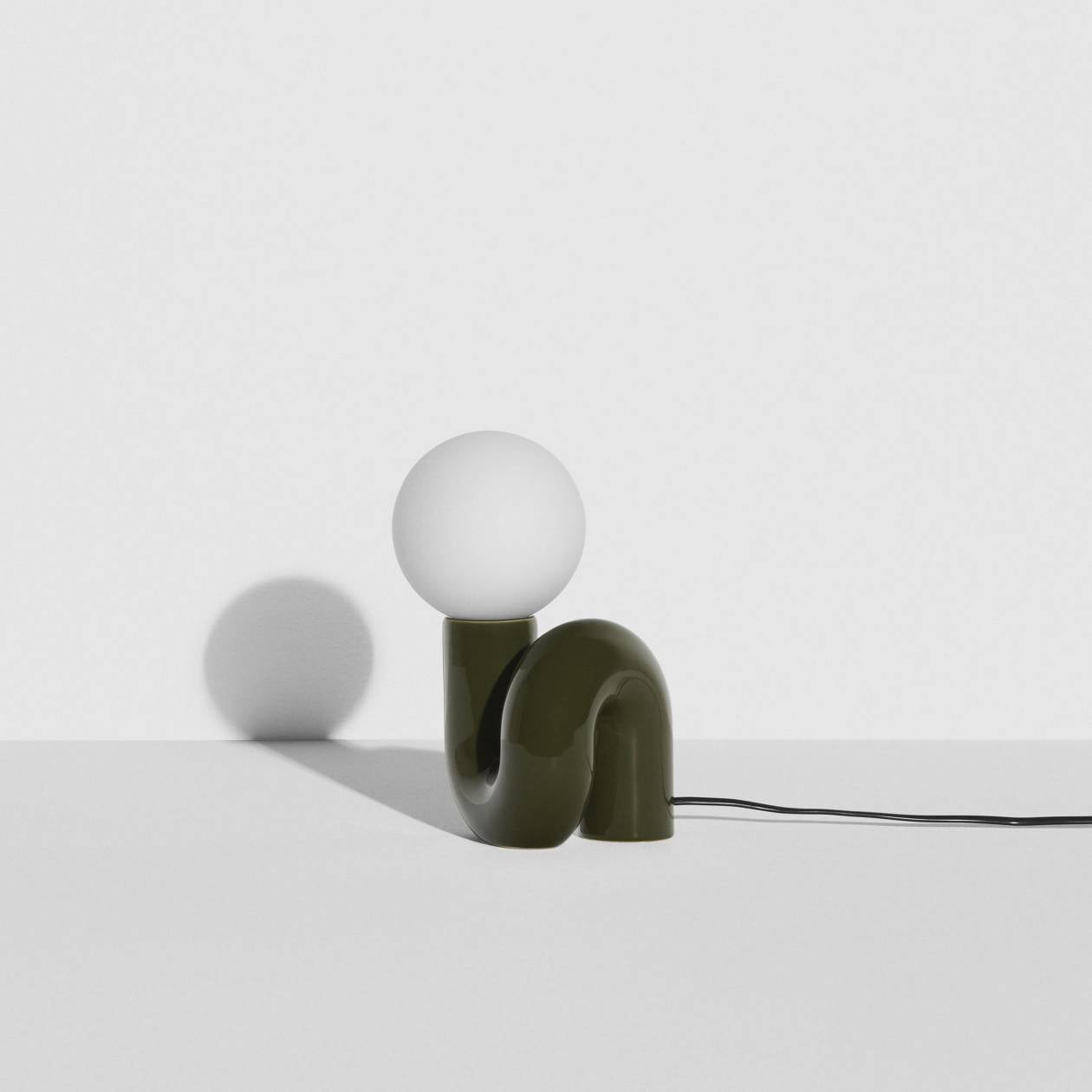 Neotenic lamp