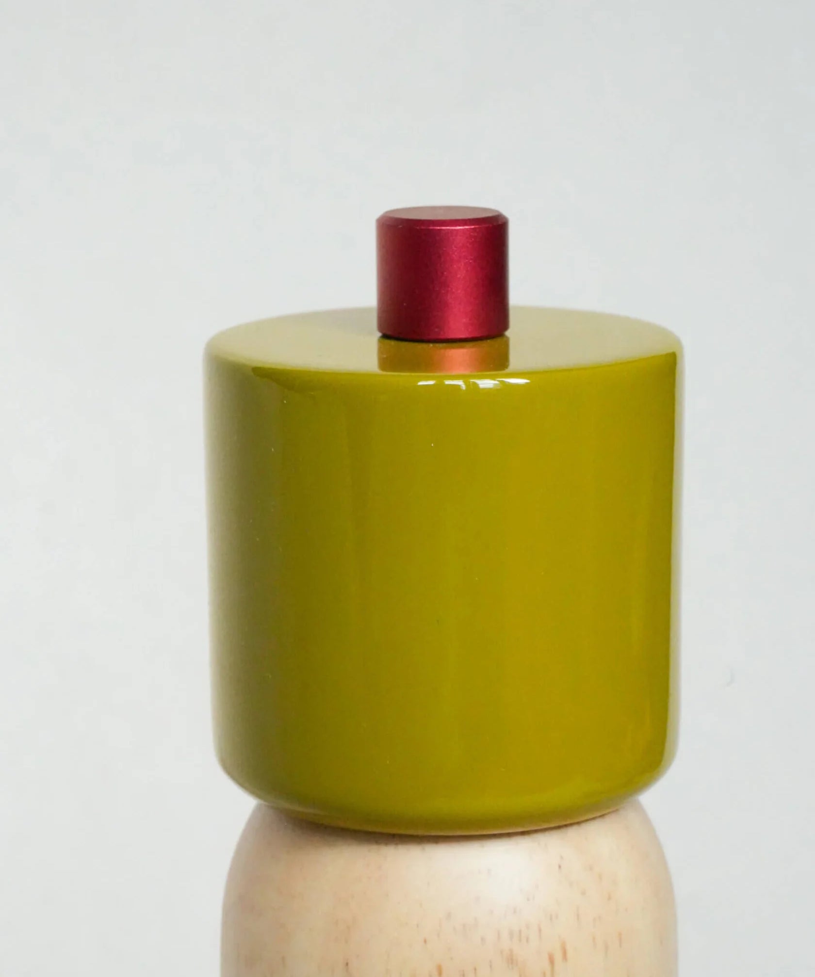 peperzout-maegen-olijf-rood-detail.webp