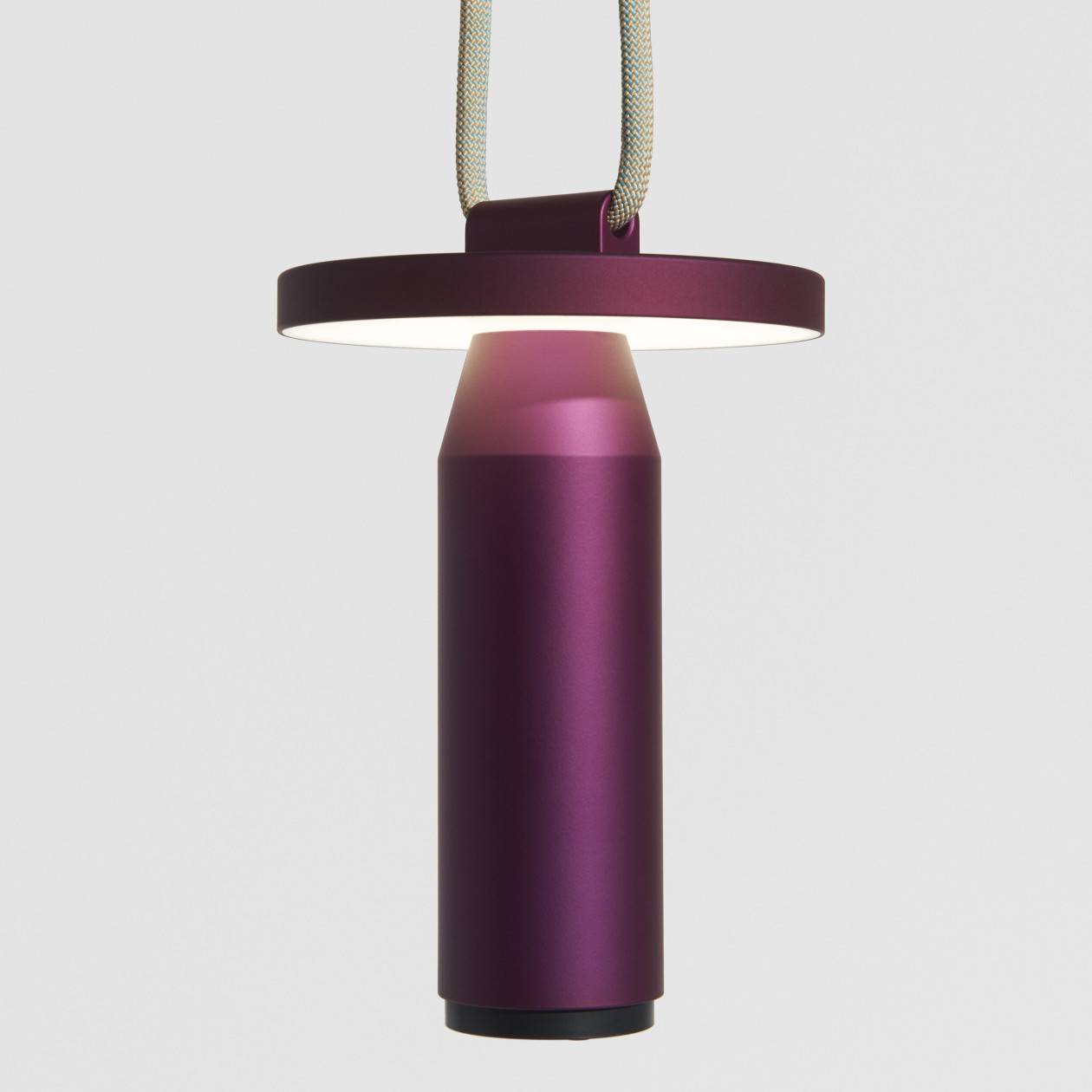 Quasar portable lamp