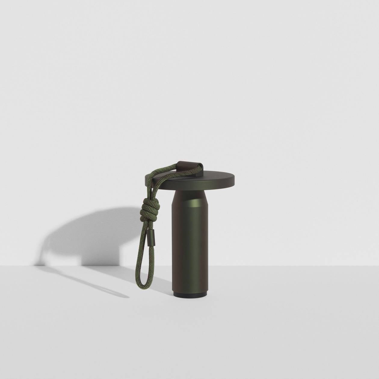 Quasar portable lamp