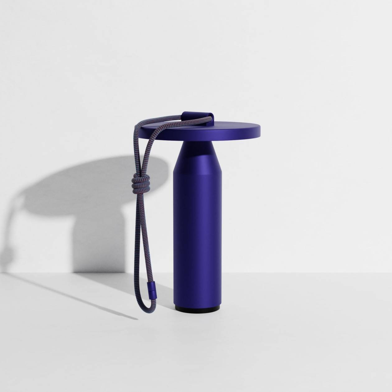 quasar-grande-lampe-nomade-bleu.jpg