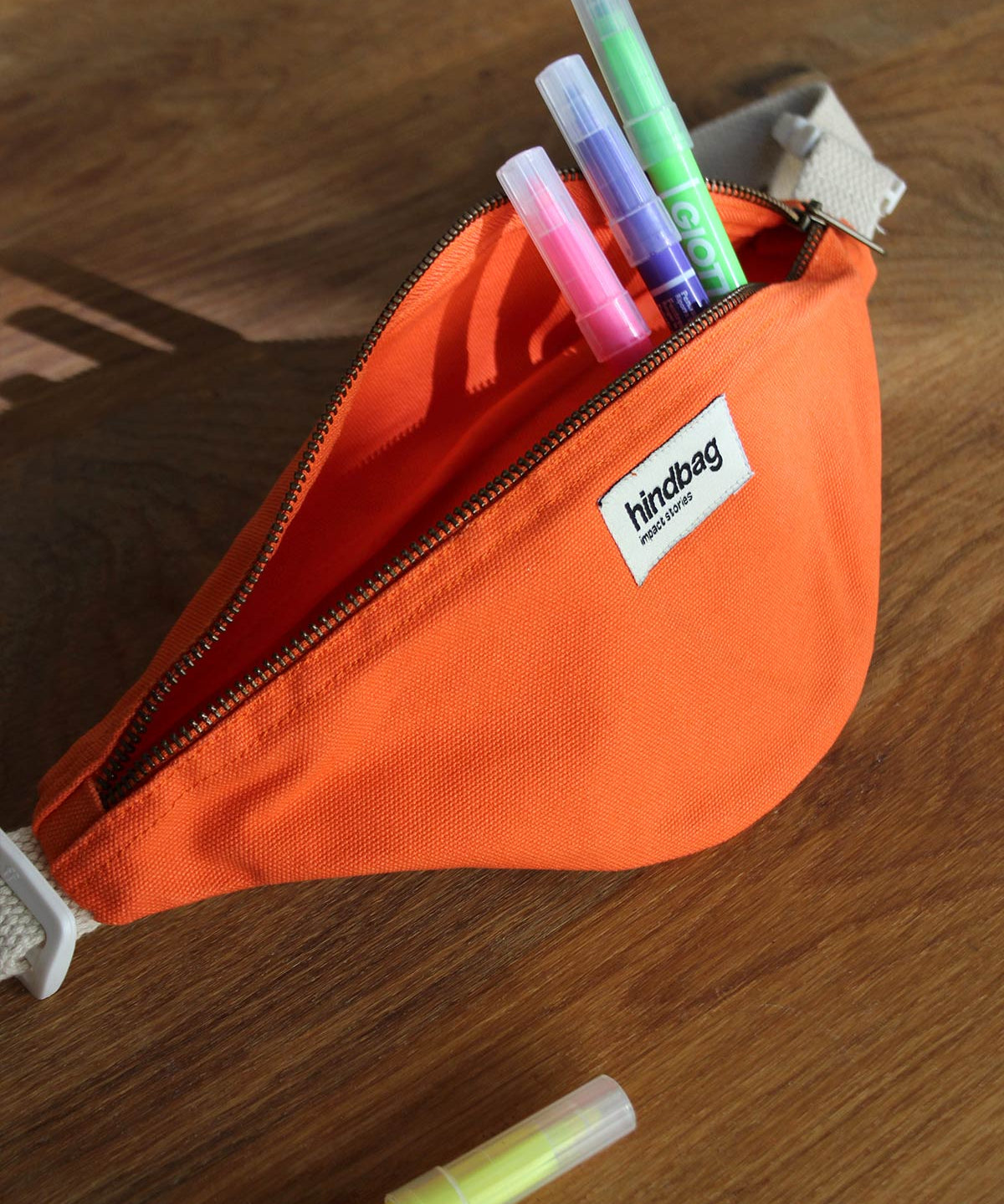 sac-banane-augustin-orange-interieur-hindbag_1296x_14417739-65b0-400b-b53a-c695f5f3df61.jpg