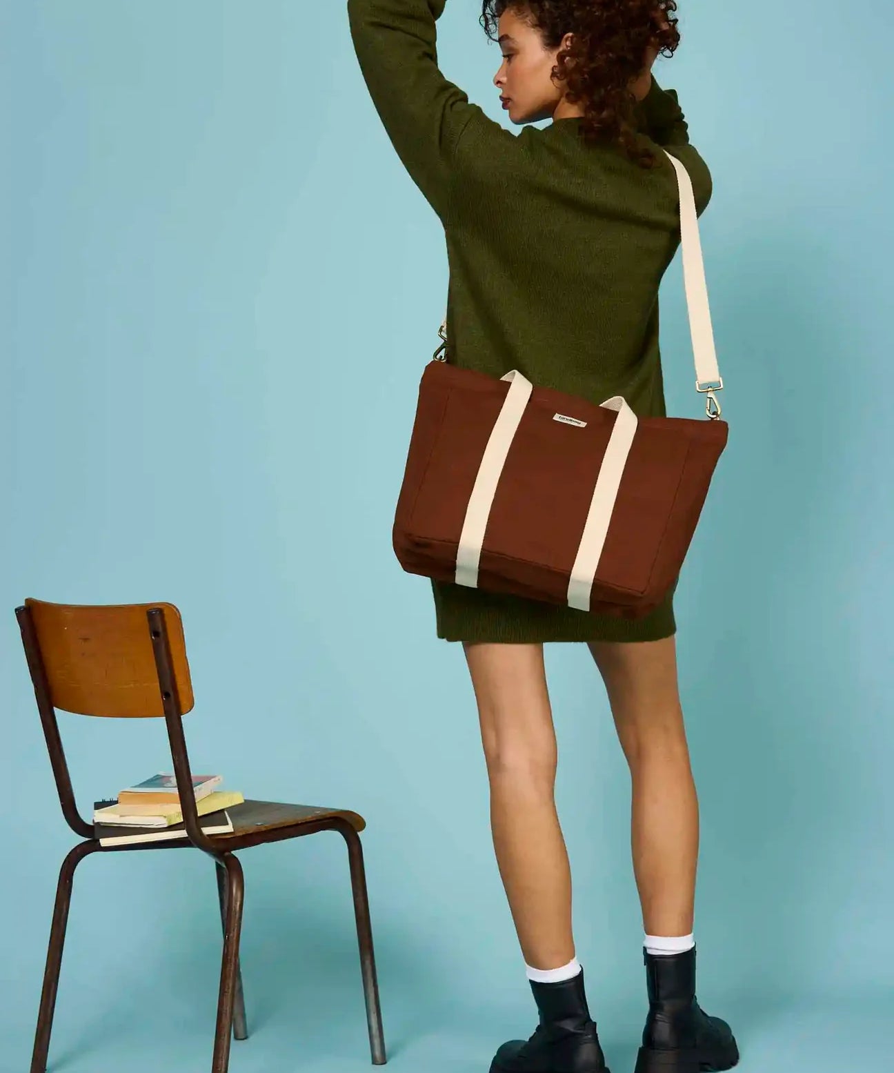 sac-cabas-cesar-chocolat_1296x_de2d88a8-4dea-4d61-a38d-11818a4e6c7b.webp