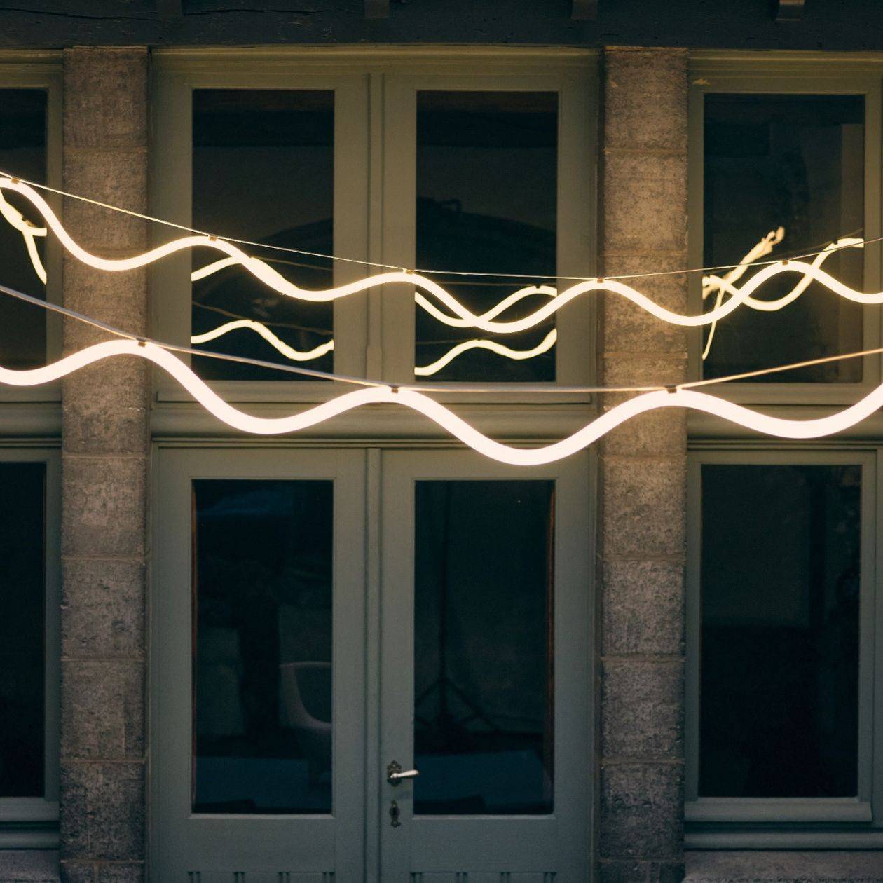 Spline pendant light