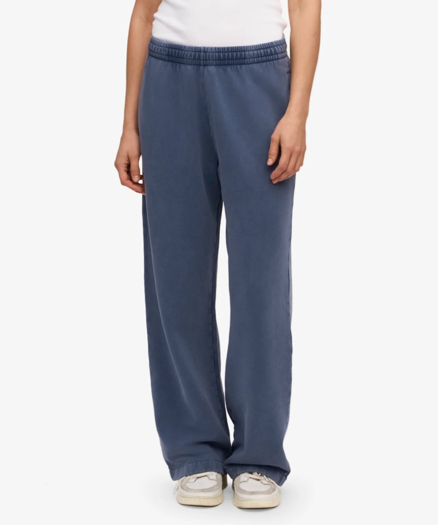 ss25-straightleg-neptune-blue-female_3.webp