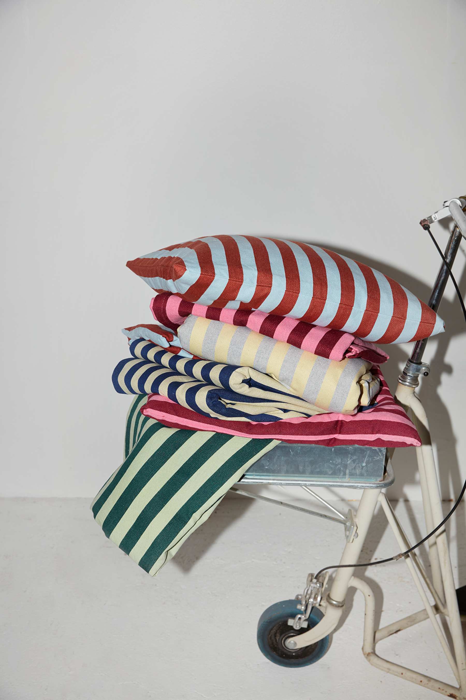 throw - plaid