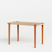 Tiptoe bureau