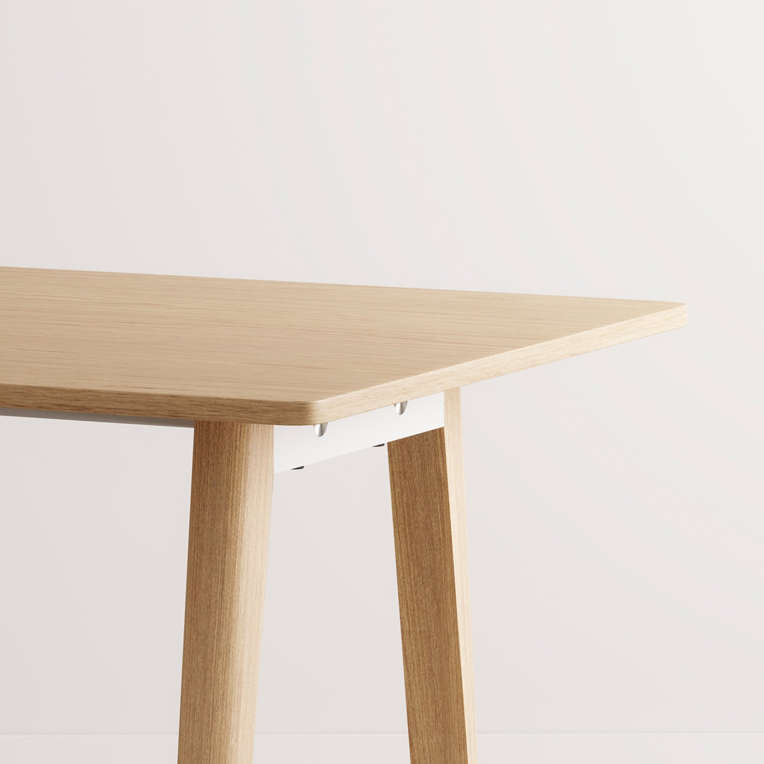 New modern eettafel