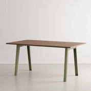 New modern eettafel walnoot