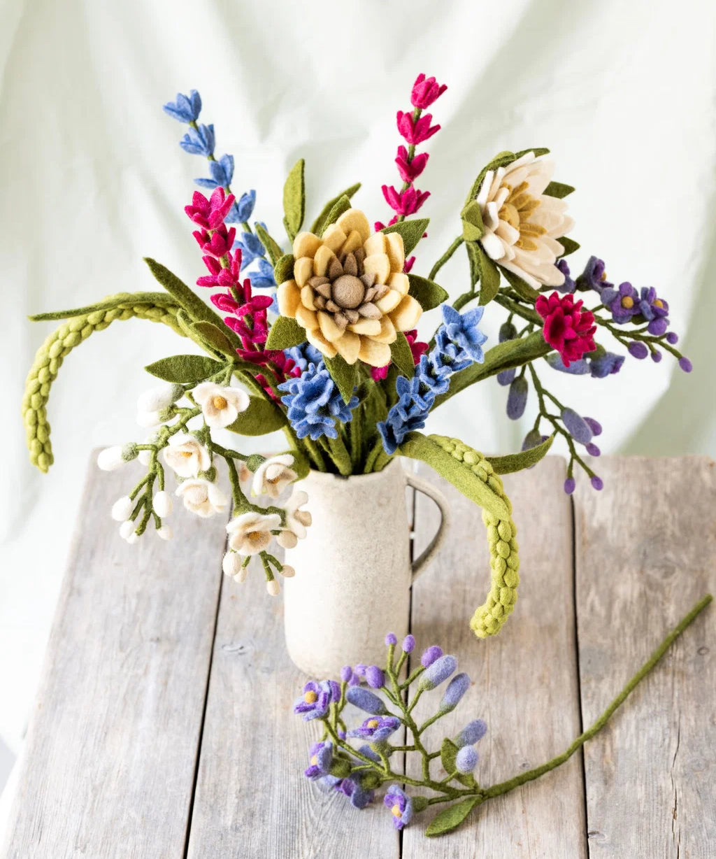 wisteria-gevilte-bloem-grysif.webp