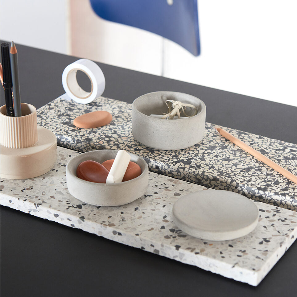 Confetti board - Black and ivory