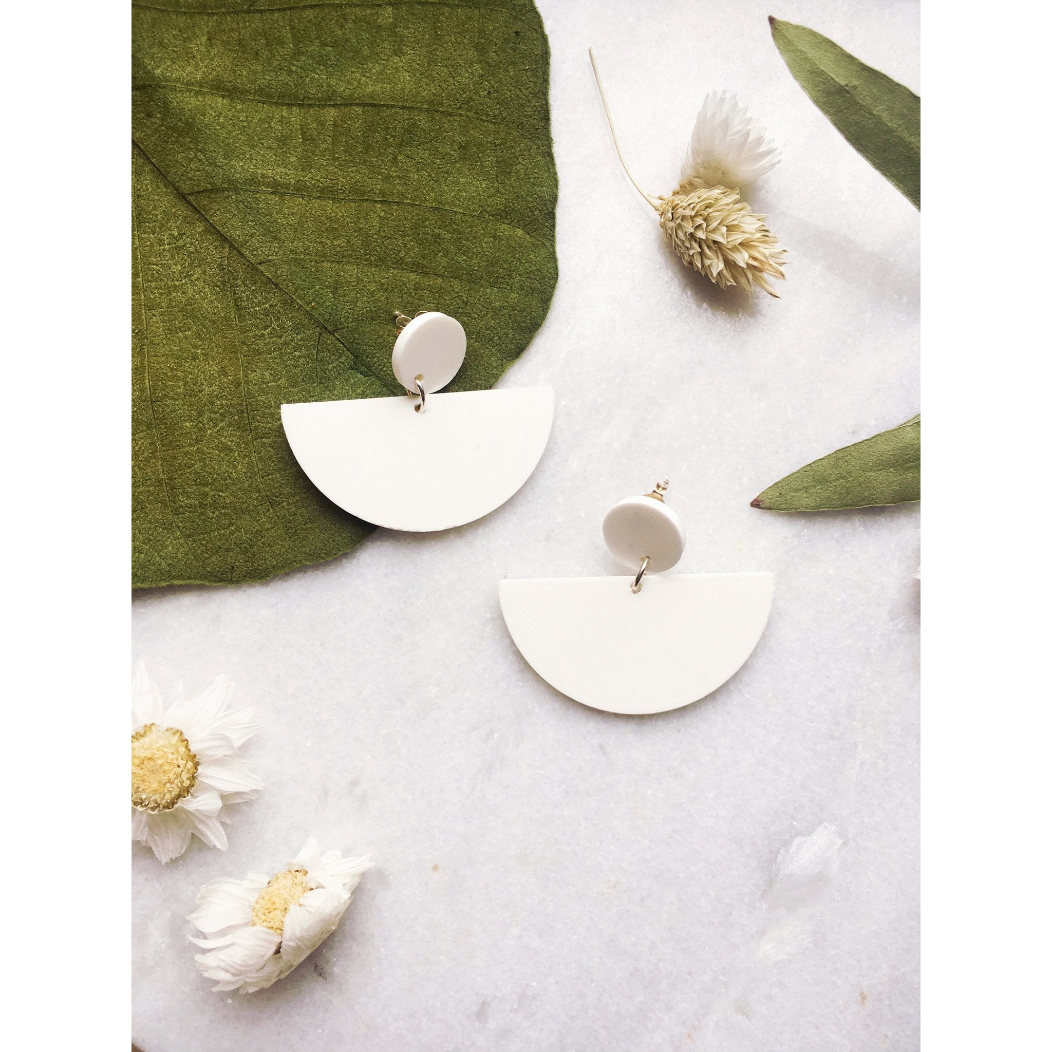 Oorbel double D - wit