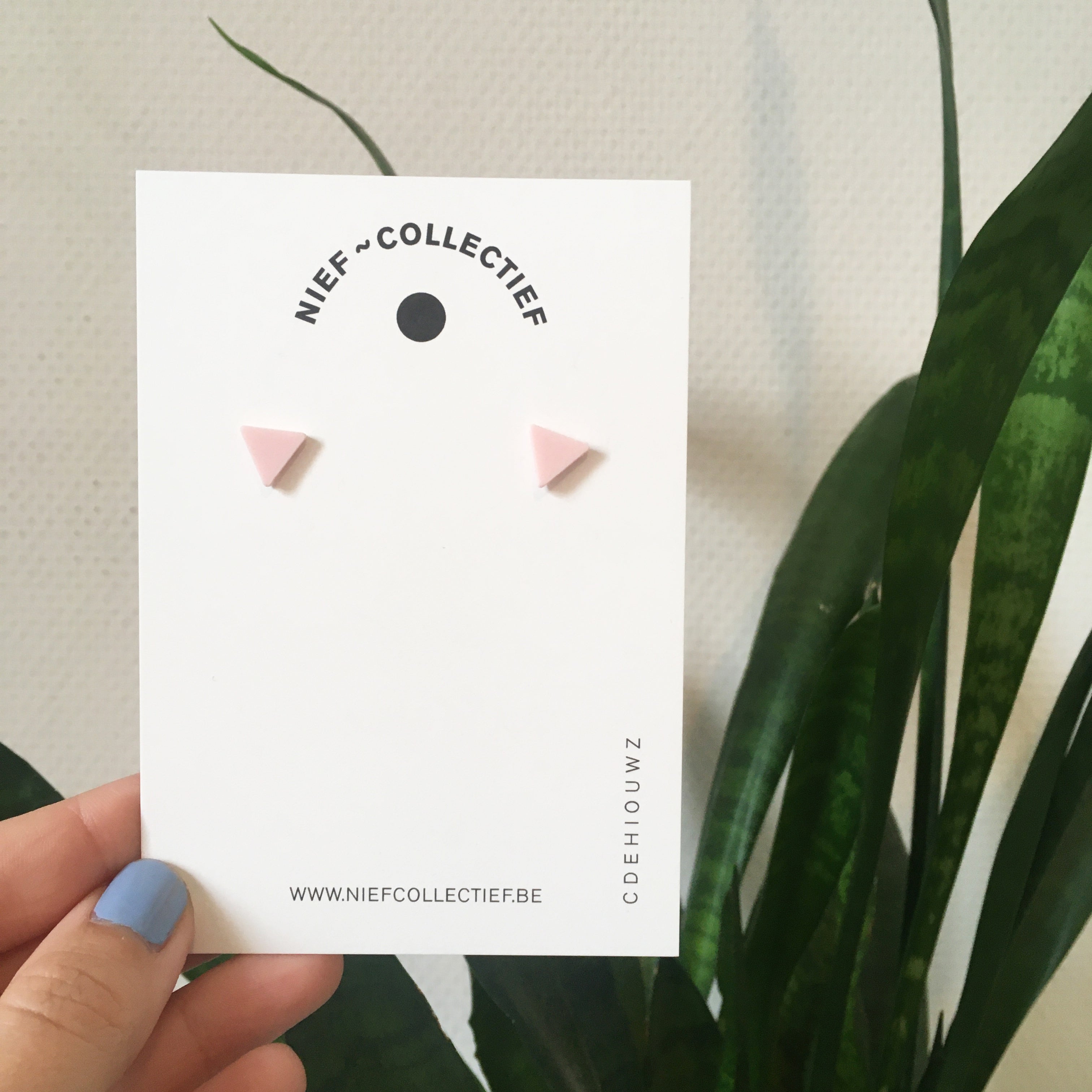 Oorbel mini V - pastel roze