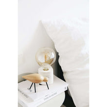 Afbeelding in Gallery-weergave laden, Walter table lamp - white marble
