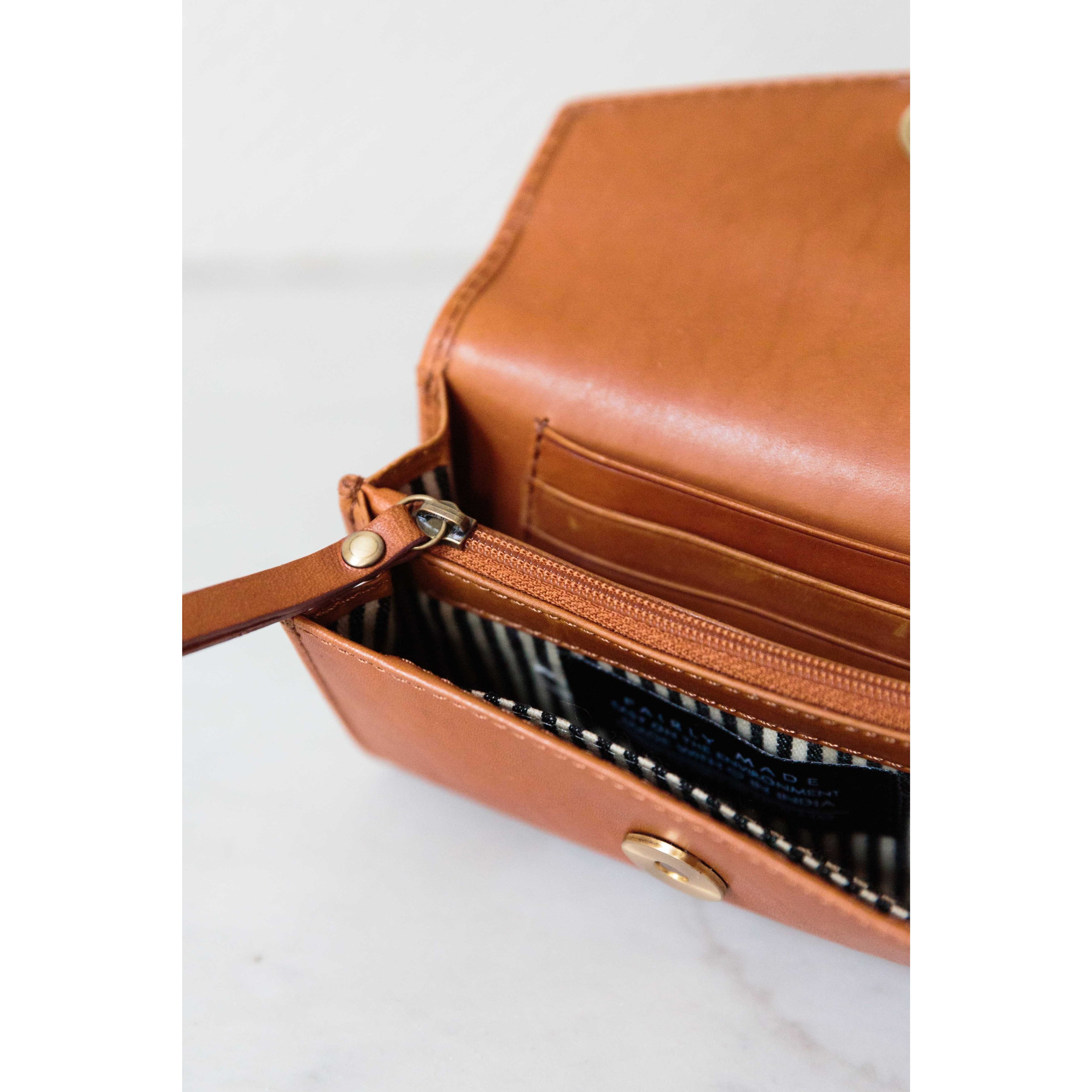Jo's purse cognac