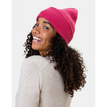 Afbeelding in Gallery-weergave laden, Merino wool hat - Raspberry pink
