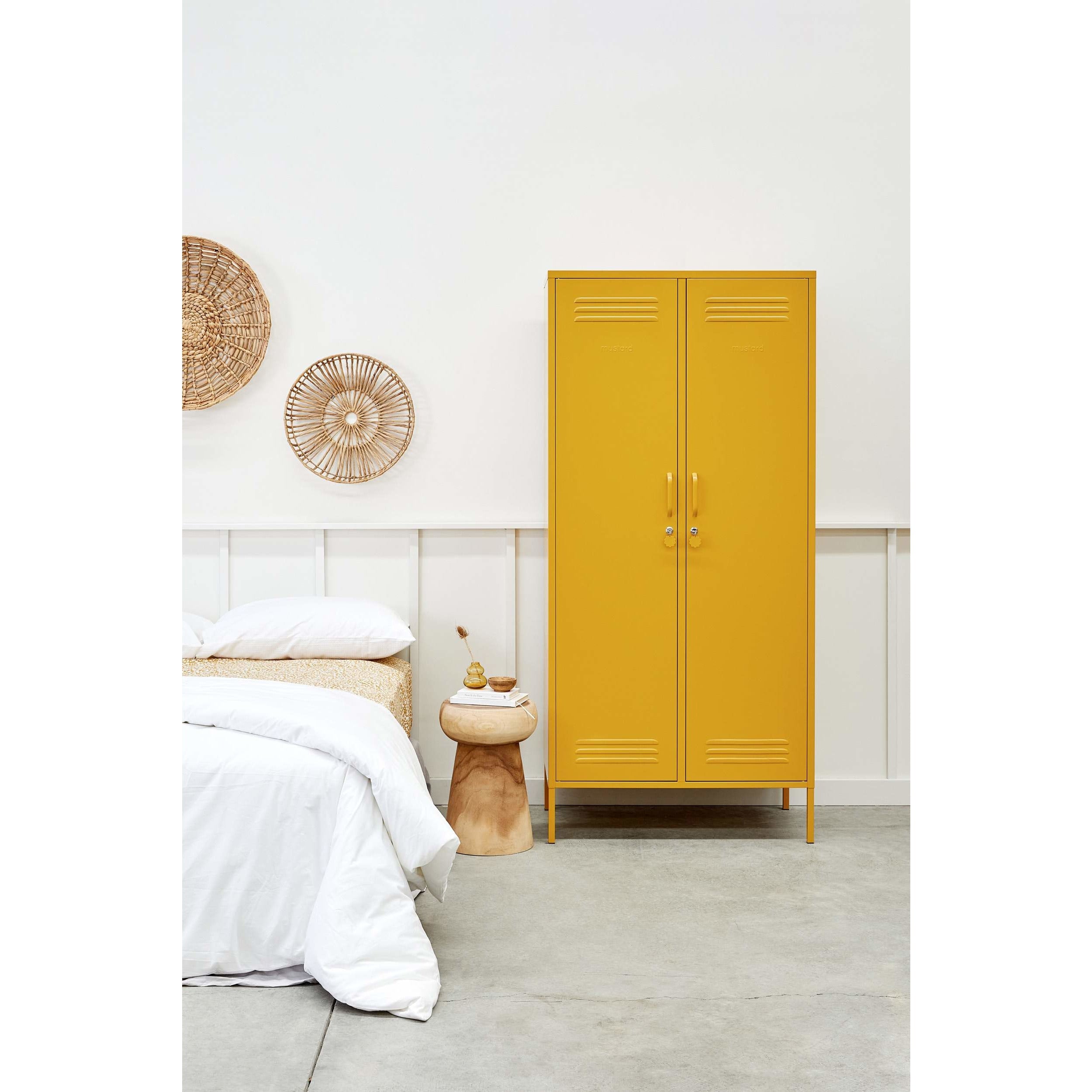 Mustard_Twinny_Adult_Styled_Vertical_2500px.jpg