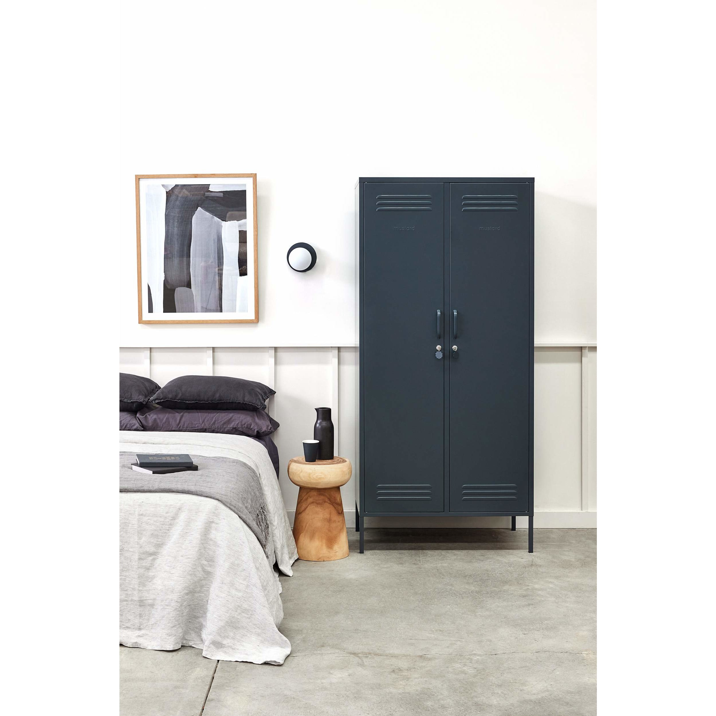 Slate_Twinny_Adult_Styled_Vertical_2500px.jpg