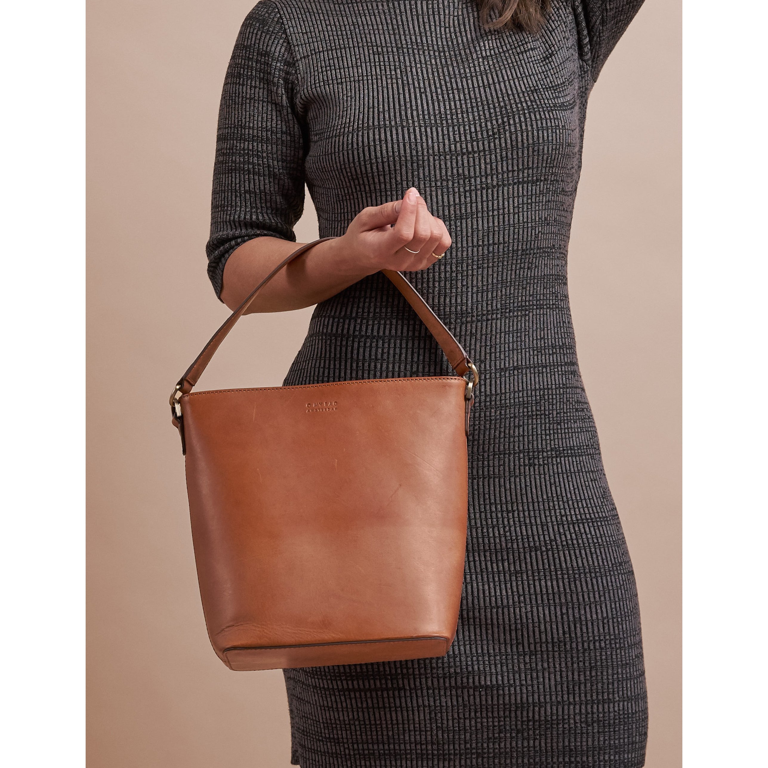 Bobbi Bucket bag maxi - cognac