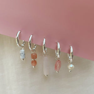 Oorbel - Single small pearl dot hoop silver