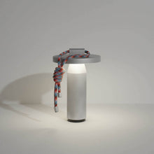 Afbeelding in Gallery-weergave laden, Quasar portable lamp - Aluminium
