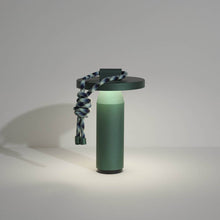 Afbeelding in Gallery-weergave laden, Quasar portable lamp - Emerald
